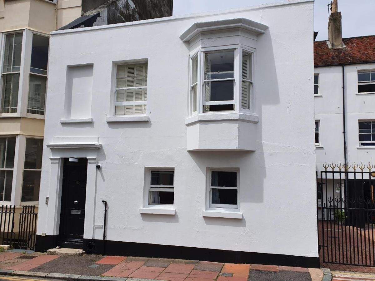 Hotel Waynes Place Hove Exterior foto